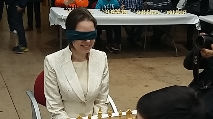 Exhibición de ajedrez en Paterna.
