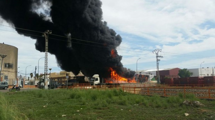 Empresas afectadas por incendio en Fuente del Jarro piden ayuda