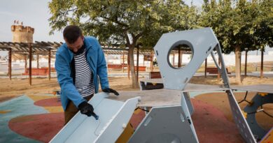 El Ayuntamiento de Paterna ha puesto en marcha hoy una prueba piloto para aplicar nanotecnología al mobiliario urbano de parques infantiles con el objetivo de eliminar virus y bacterias.