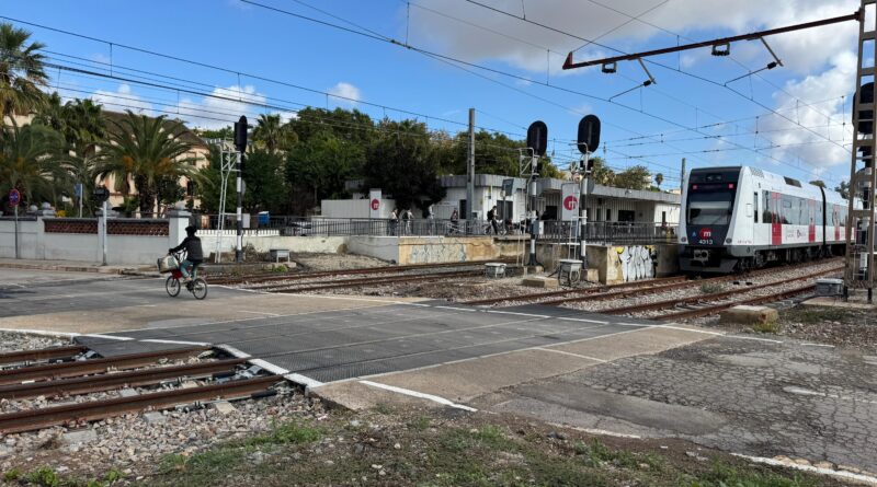 El Ayuntamiento realizará un estudio técnico para soterrar toda la línea del metro a su paso por Paterna