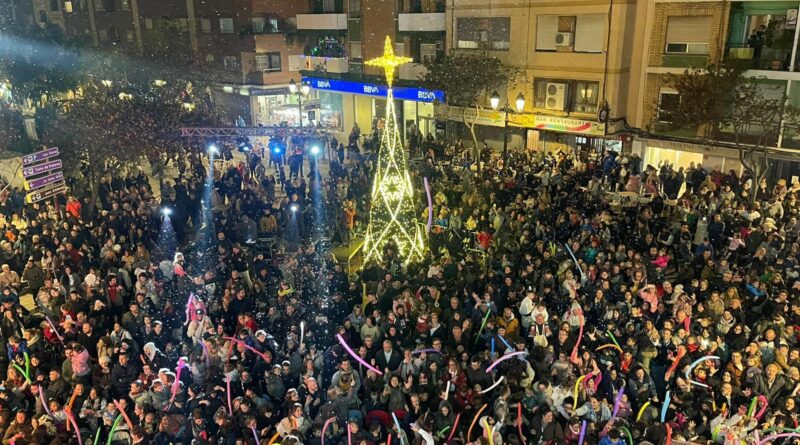 Arranca la Navidad solidaria en Paterna con el tradicional encendido de luces en la ciudad