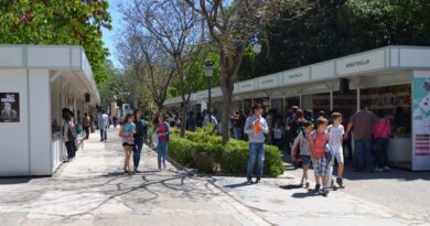 La Feria del Libro de València se llena de talento local: los escritores valencianos presentan sus últimas obras en Viveros