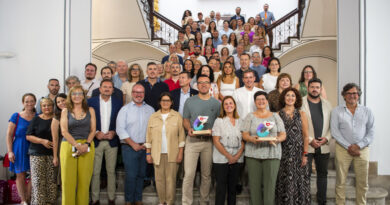 La Diputación premia la labor de los pequeños comercios en la defensa del uso del valenciano