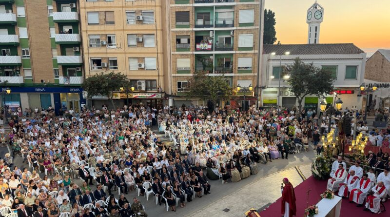 El Santísimo Cristo de la Fe recibe la propuesta de Insignia de Oro de la Villa de Paterna como muestra del cariño y devoción del pueblo