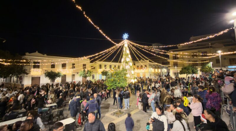 Paterna da la bienvenida a la Navidad con el tradicional encendido de luces y un mensaje cargado de unión y esperanza