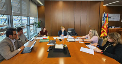 Pie de foto: Imagen de la reunión mantenida en la Conselleria de Industria, Turismo, Innovación y Comercio