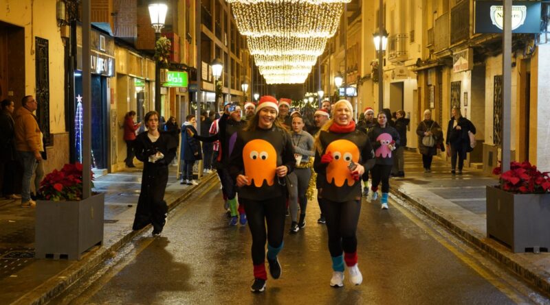 Gran éxito de la San Silvestre de Paterna, que reúne a miles de vecinos en una cita deportiva, solidaria y llena de diversión