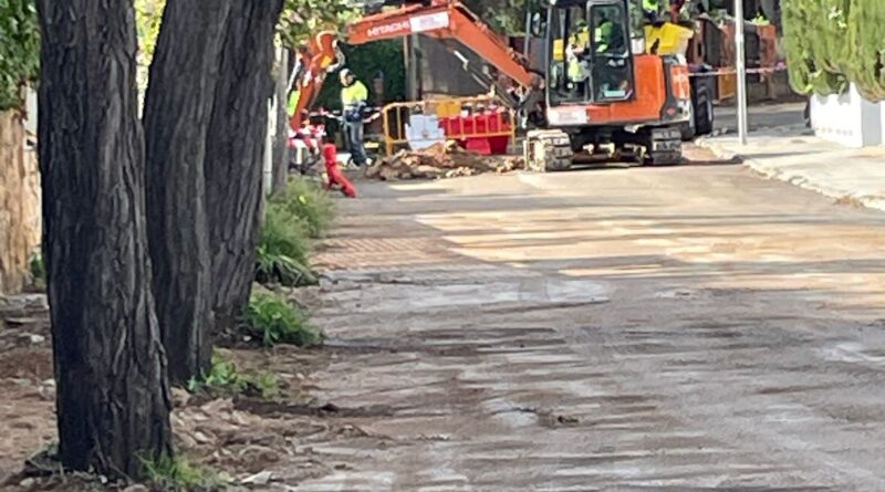 El plan de mejora de aceras en La Cañada deja fuera algunos tramos y genera quejas vecinales
