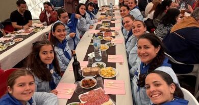 La Falla Plaça Porta del Sol de La Canyada reconeix la trajectòria de Manolo Romero i Amparo Blesa amb el Bunyol d’Or