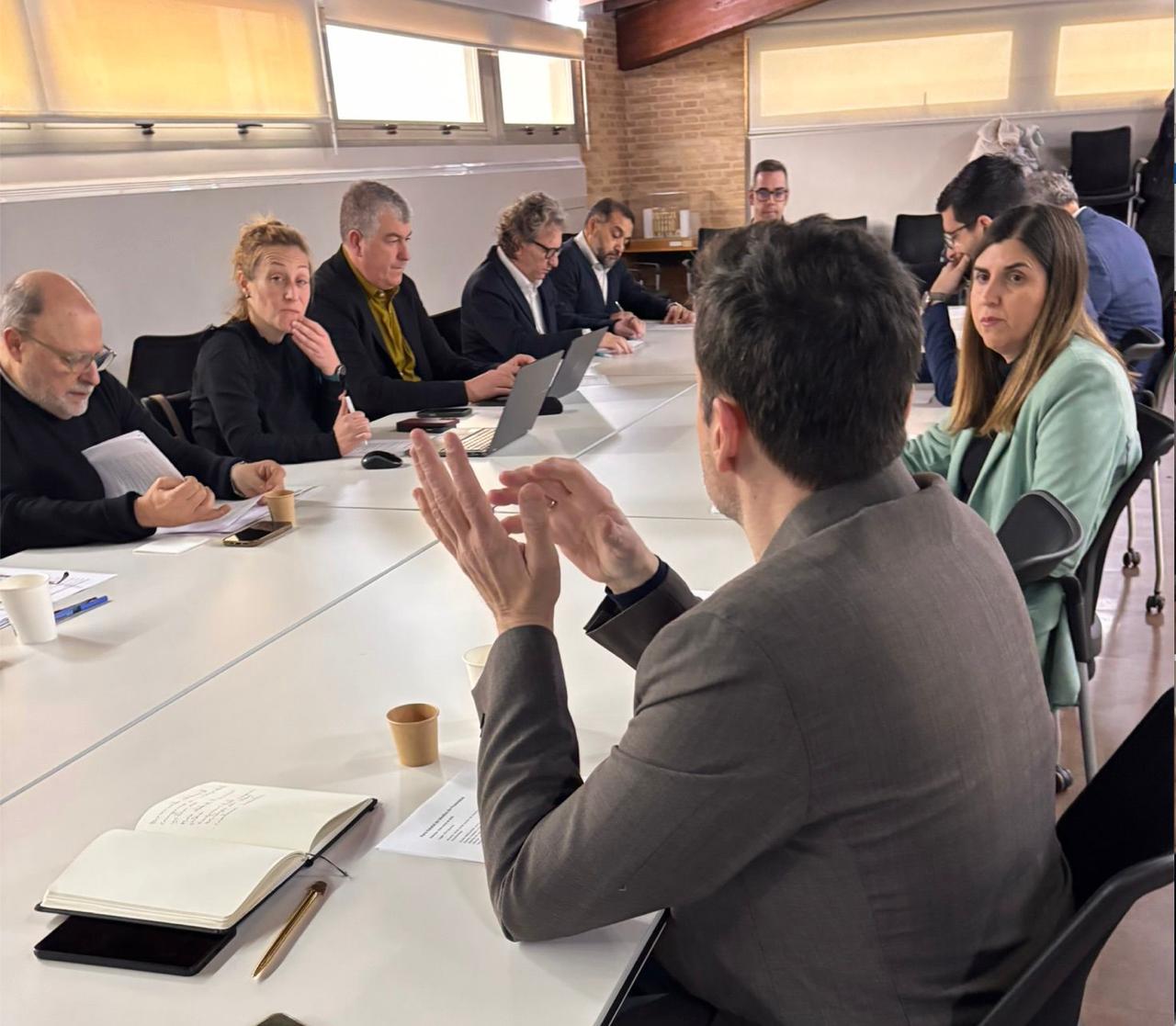 Representantes de 366 medios de proximidad de Comunitat Valenciana, Catalunya, Euskadi, Illes Balears y Galicia se unen  para sumar esfuerzos