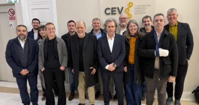 Representantes de 366 medios de proximidad de Comunitat Valenciana, Catalunya, Euskadi, Illes Balears y Galicia se unen para sumar esfuerzos
