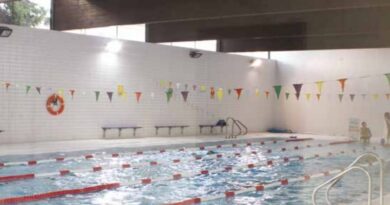 Victòria de la inclusió a La Canyada: Una mare aconsegueix que la seua filla amb autisme recupere l’accés a la piscina municipal
