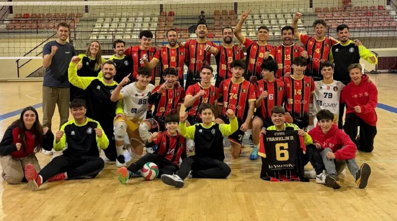 El CV Paterna Liceo hace historia con el título liguero masculino y el éxito del equipo femenino en Superliga 2