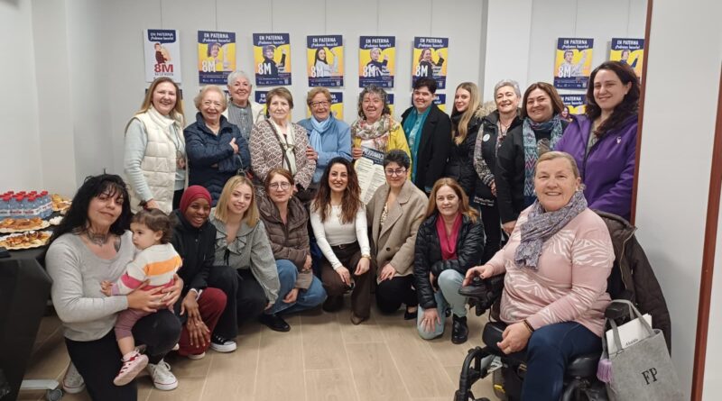 Paterna late en violeta este mes de marzo para celebrar el 8M poniendo en valor el legado y cada derecho conquistado de las mujeres.