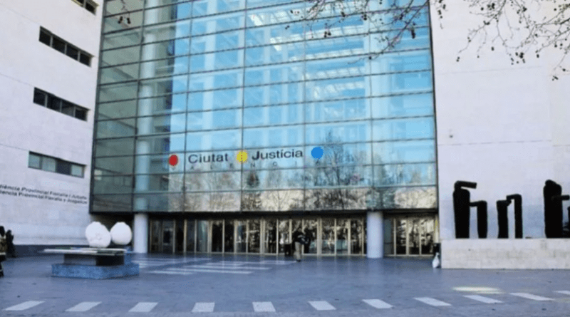 Solicitan cinco años de prisión para un hombre acusado de abusos sexuales a la hija menor de su pareja en Paterna