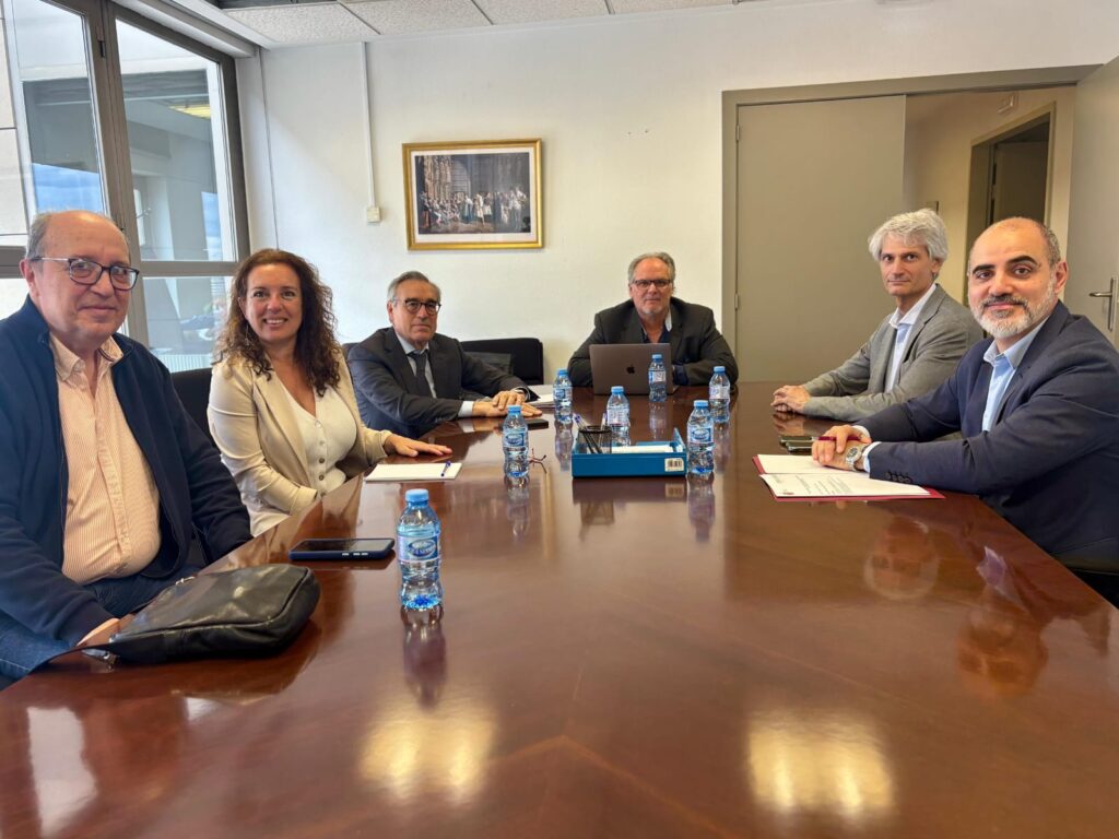Imagen de la reunión mantenida en la Subdelegación de Gobierno