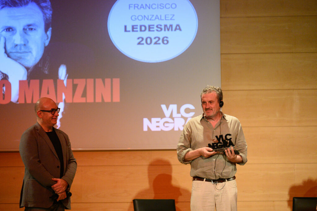 VLC NEGRA premia el "NOIR SOCIAL" de Antonio Manzini: "En Italia, los autores nos enfrentamos a una realidad delictiva"