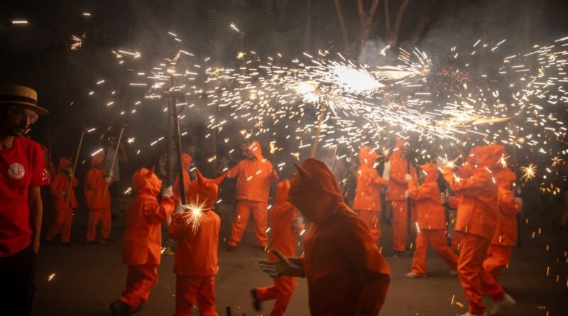 Paterna encara la recta final de sus Fiestas Mayores con la pólvora y los actos religiosos como grandes protagonistas