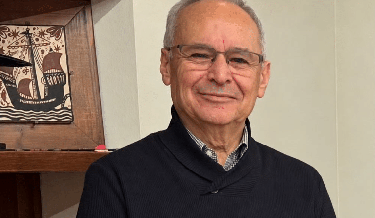 Paterna concede cinco Insignias de Oro y nombra Hijo Adoptivo de la Vila al cronista Camilo Segura